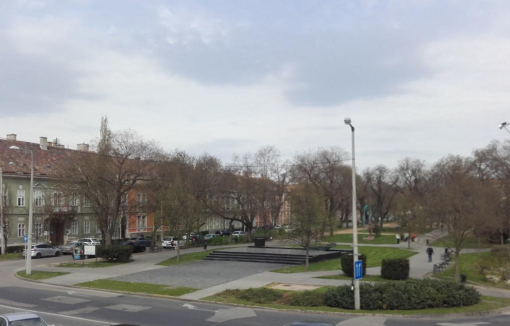 Downtown Apartment Székesfehérvár Exteriör bild
